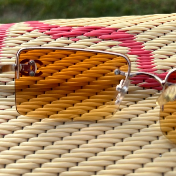 Chanel Vintage Sunglasses with rhinestone CC’s. - Picture 9 of 13